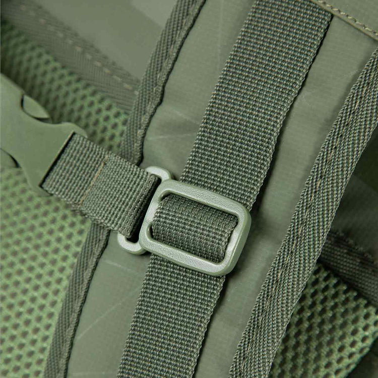 PAKAMA-fitness-backpack-green-breast-belt