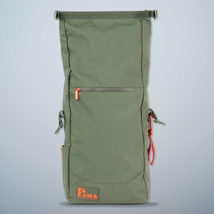 PAKAMA-mochila de fitness-verde-frontal-roll-top-open