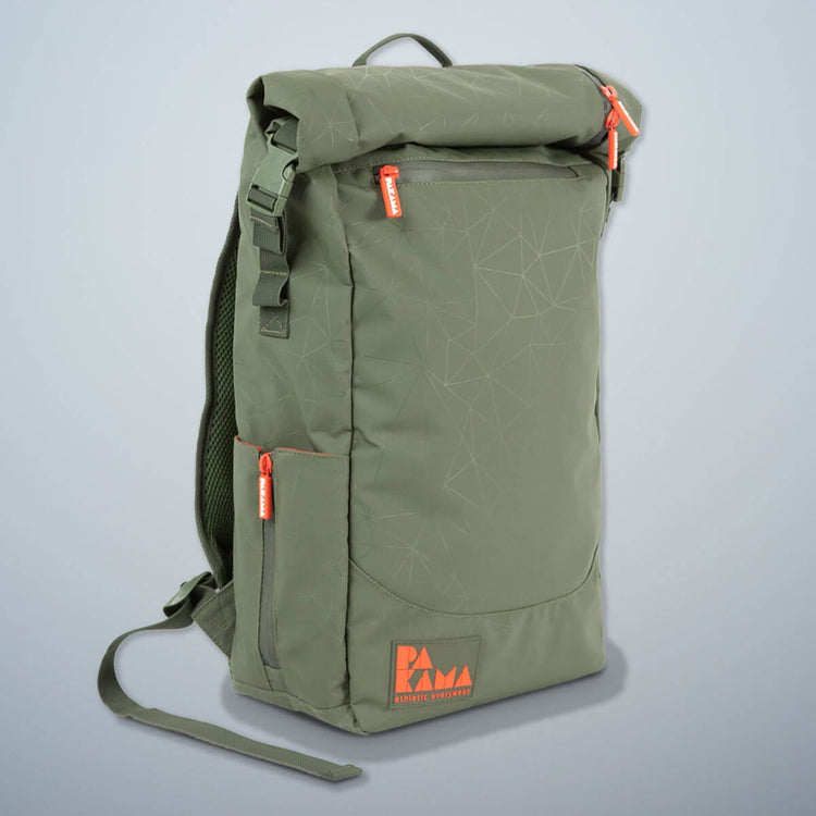 PAKAMA-fitness-backpack-green-diagonal