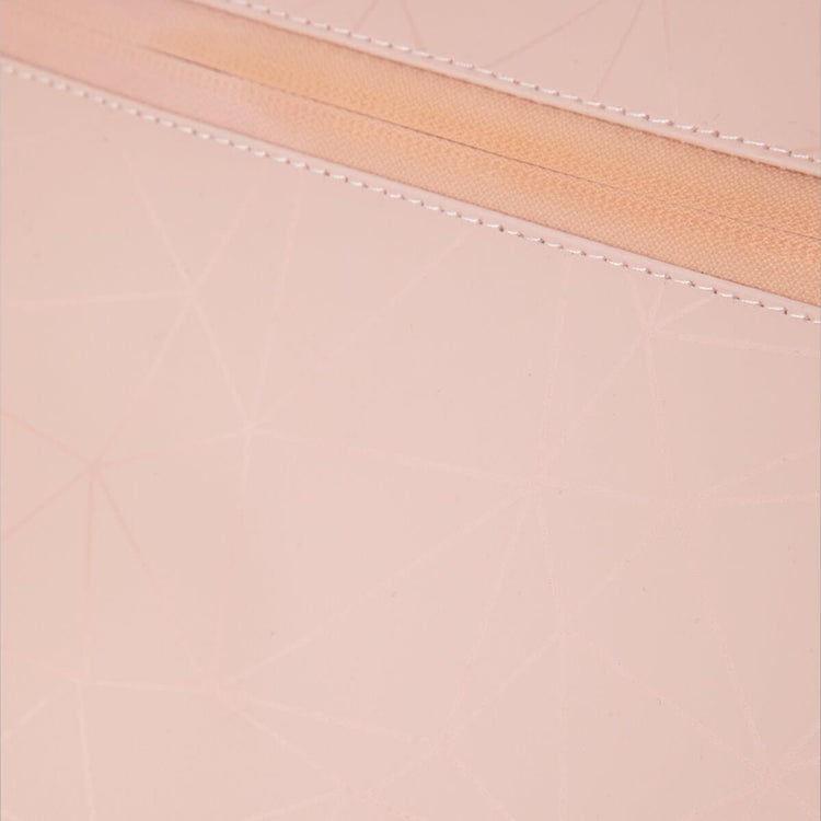 PAKAMA-sac à dos de fitness-pink-front-modèle