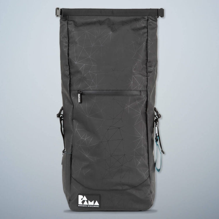 PAKAMA-fitnessrucksack-schwarz-front-rolltop-geöffnet